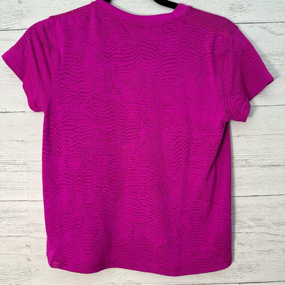 Lululemon train to be pink top size 2 - Picture 4 of 4